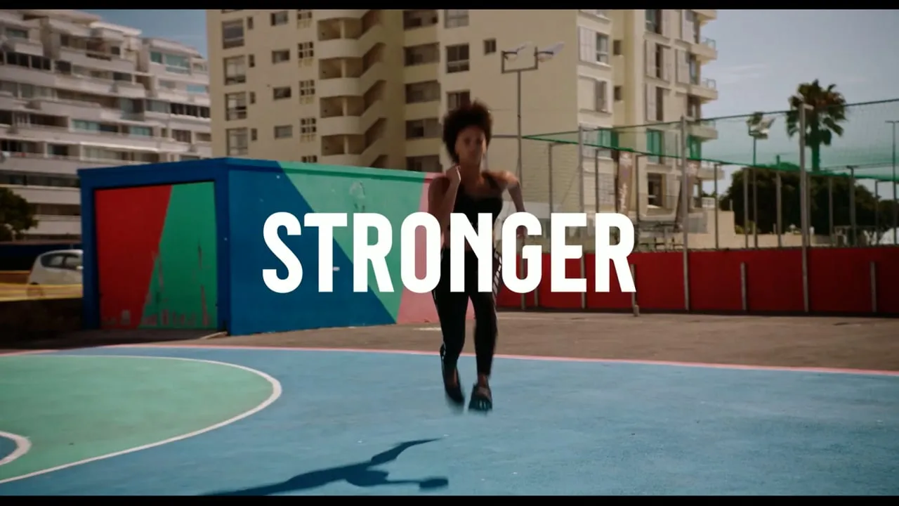 Stronger – may activewear, stillbild ur filmen. Foto: Petter Bülling