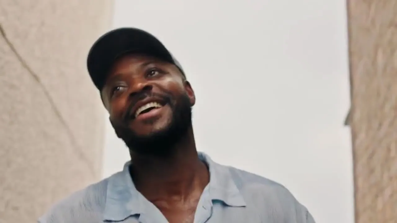ABSOLUT x YINKA ILORI – tomorrowland, stillbild ur filmen. Foto: Petter Bülling